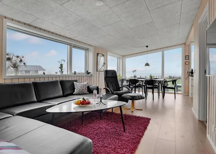 Amazing In With Wifi Feriehus Sjolund