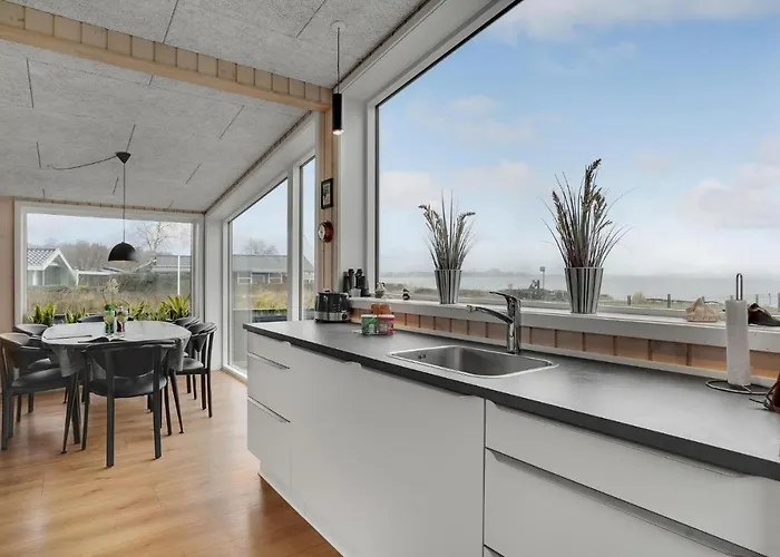 Feriehus Amazing In With Wifi