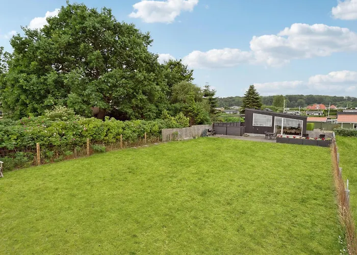 Feriehus Amazing In With Wifi